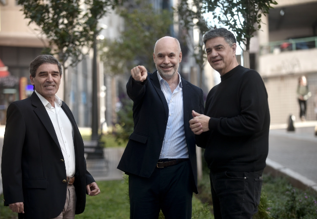 Horacio Rodríguez Larreta recorrió junto a Jorge Macri, y Fernán Quirós las obras para transformar en una nueva calle verde el tramo de siete cuadras de la calle Paraguay.