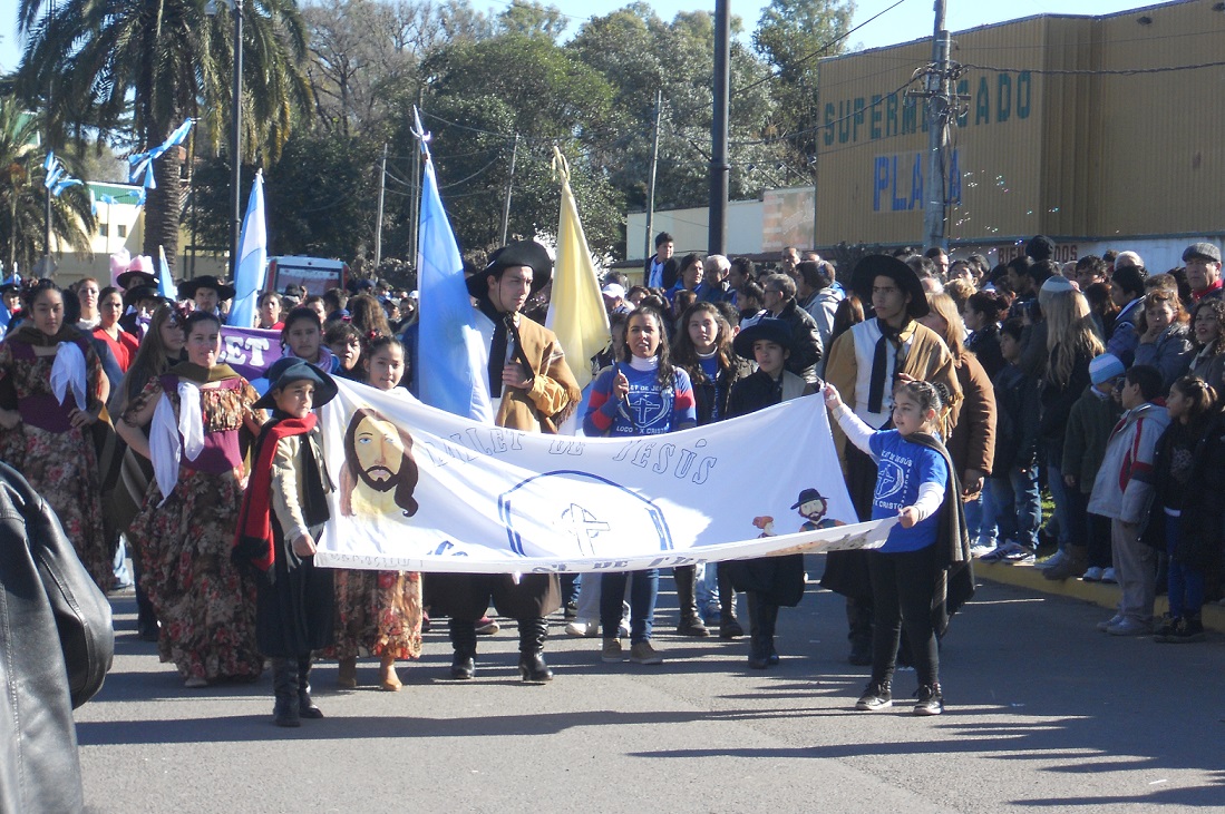Garín, vestido de celeste y blanco