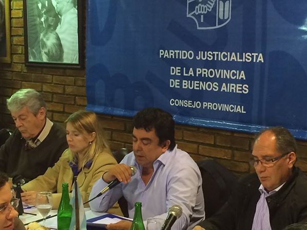 Cristina Álvarez Rodríguez, junto a sus pares del PJ