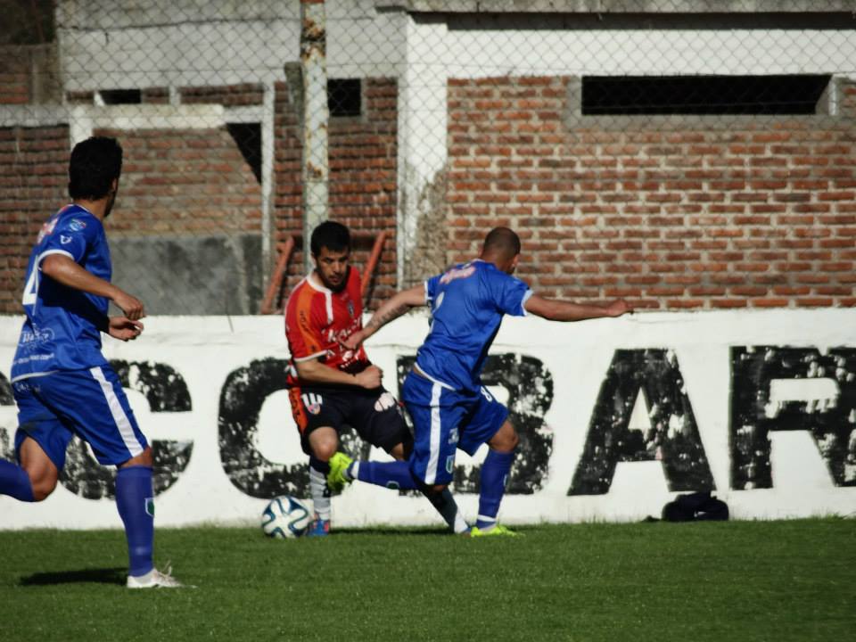 Técnico que debuta gana