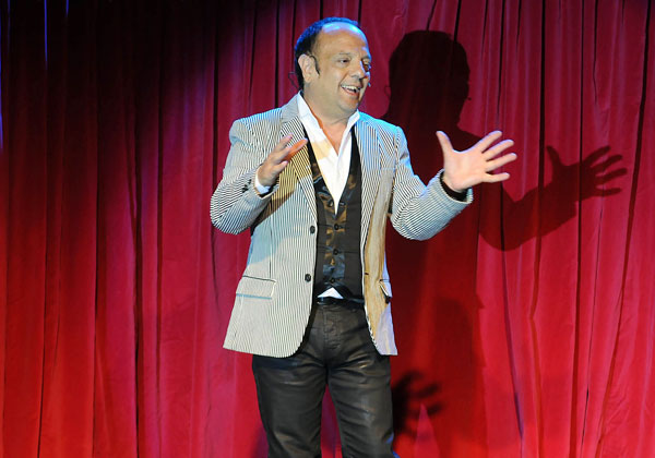 “Baby” Etchecopar presenta su show “El sobreviviente”