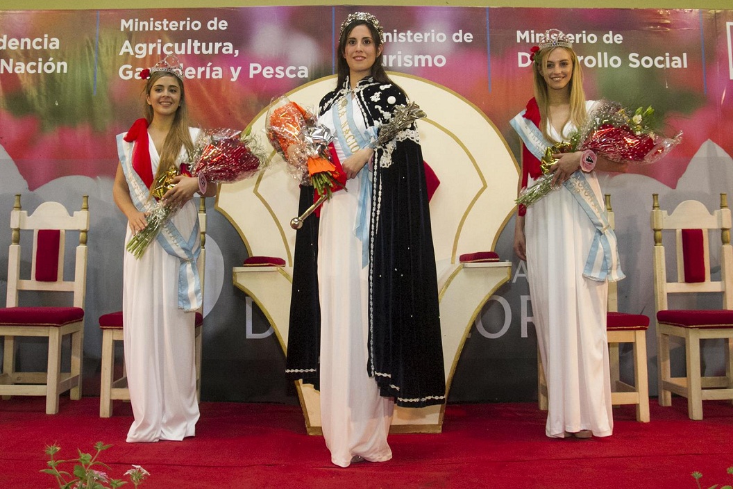 Desfile de carrozas y elección de la Reina, platos fuertes del fin de semana