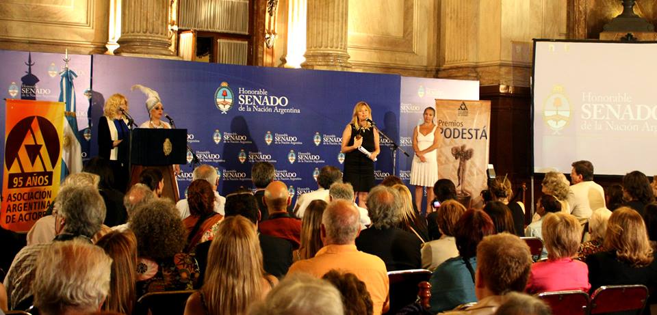 Álvarez Rodríguez, homenajeada por actores
