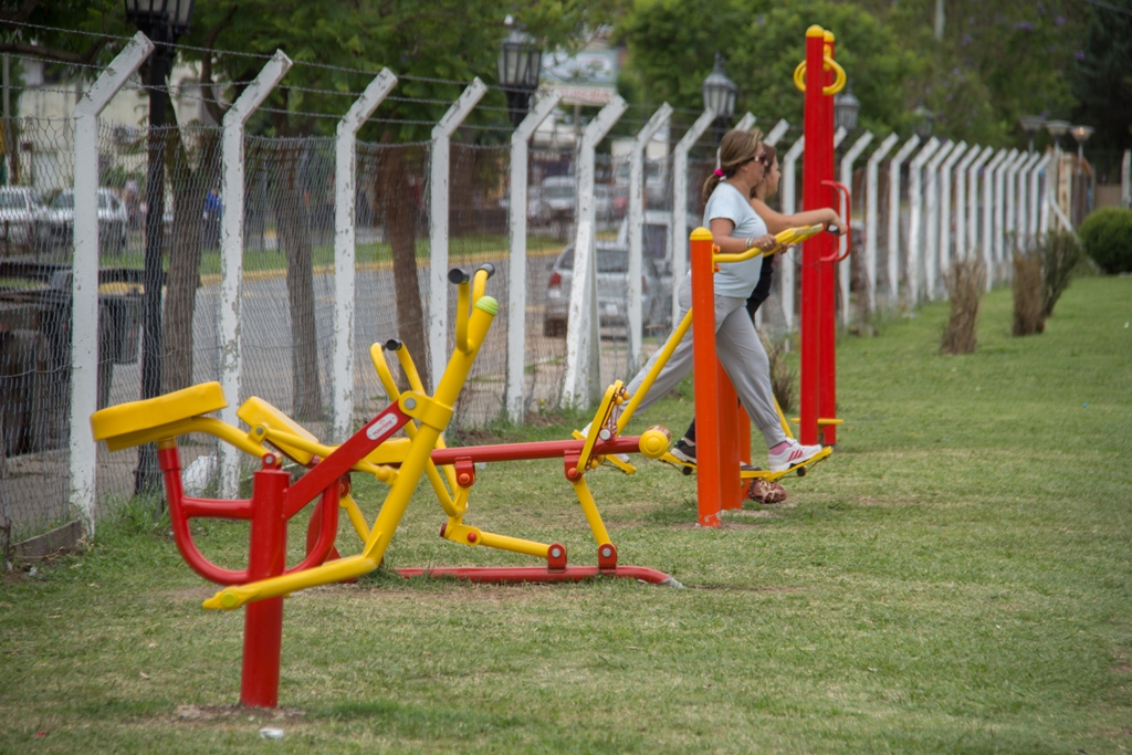 Se equipan los polideportivos del Distrito