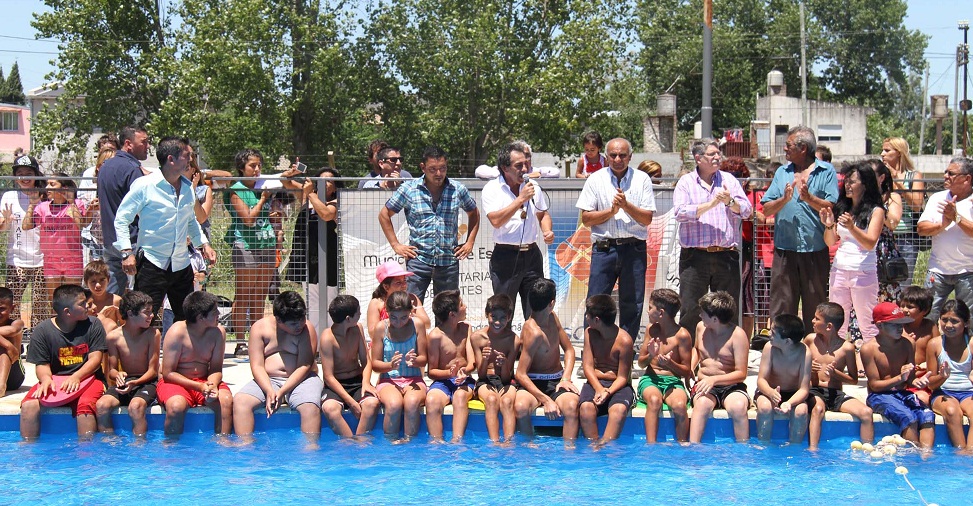 Multitudinaria inauguración de la colonia en Savio