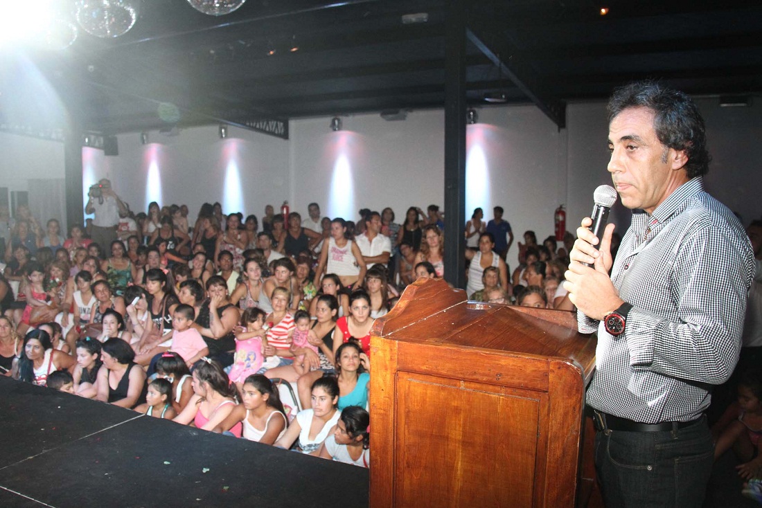 Guzmán homenajeó a la mujer con una jornada inolvidable