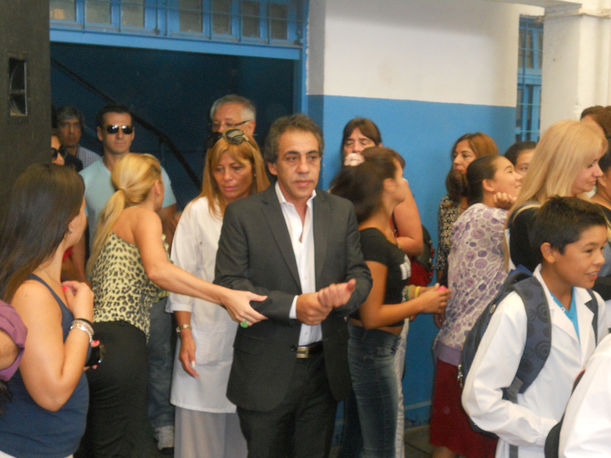 Guzmán pidió que “la familia trabaje en conjunto con los docentes”