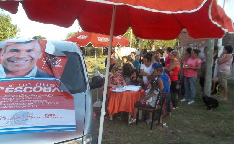 “Acero” Cali entregó guardapolvos