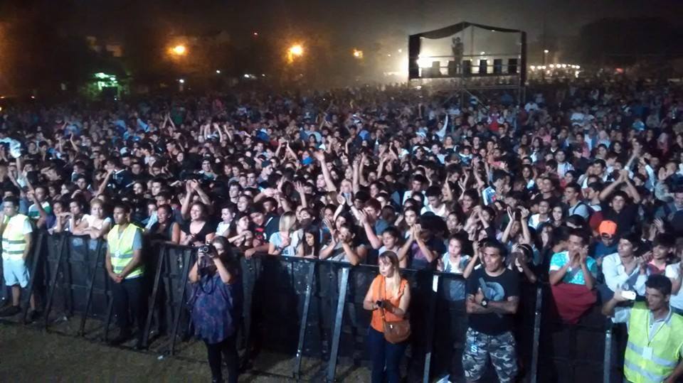 Más de 10.000 personas en encuentro cristiano y rockero, con tinte naranja