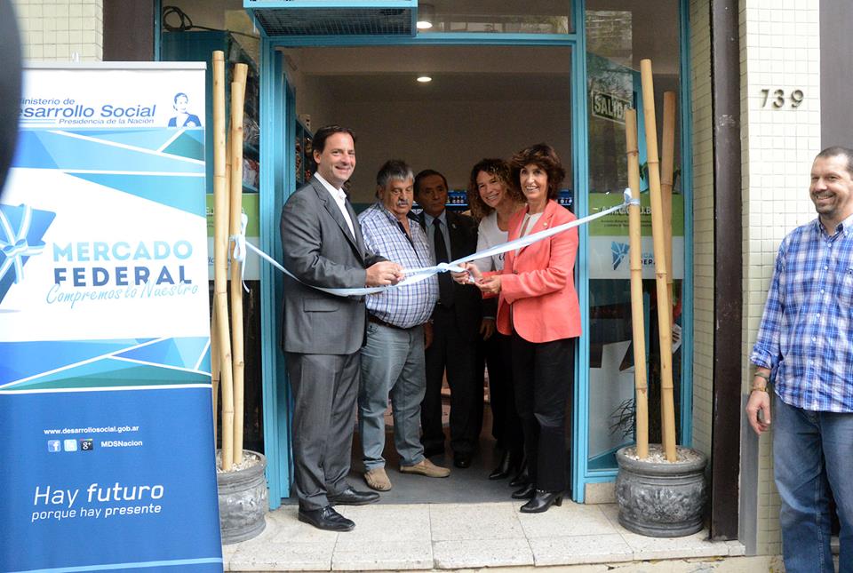 Se inauguró un nuevo mercado federal de la economía social en La Plata