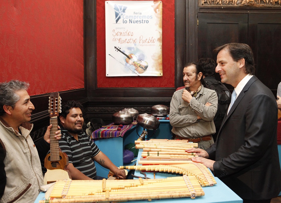 Feria de Luthiers con emprendedores de Escobar