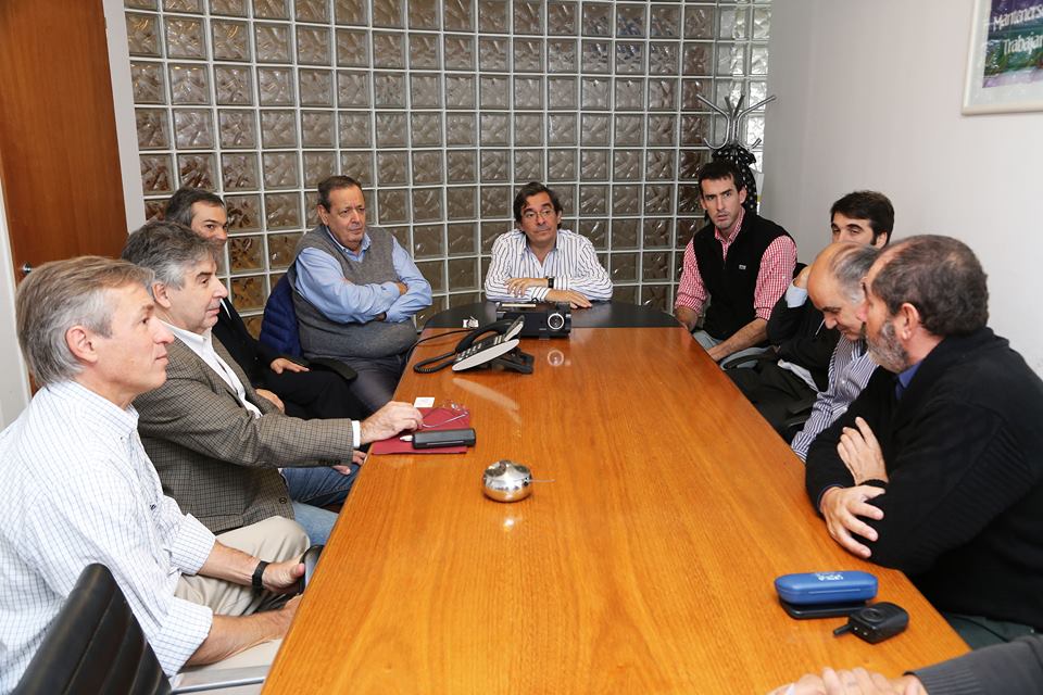 Recorrida de funcionarios por empresa garinense