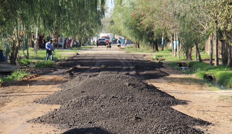 Continúan los trabajos de reacondicionamiento de calles de Savio