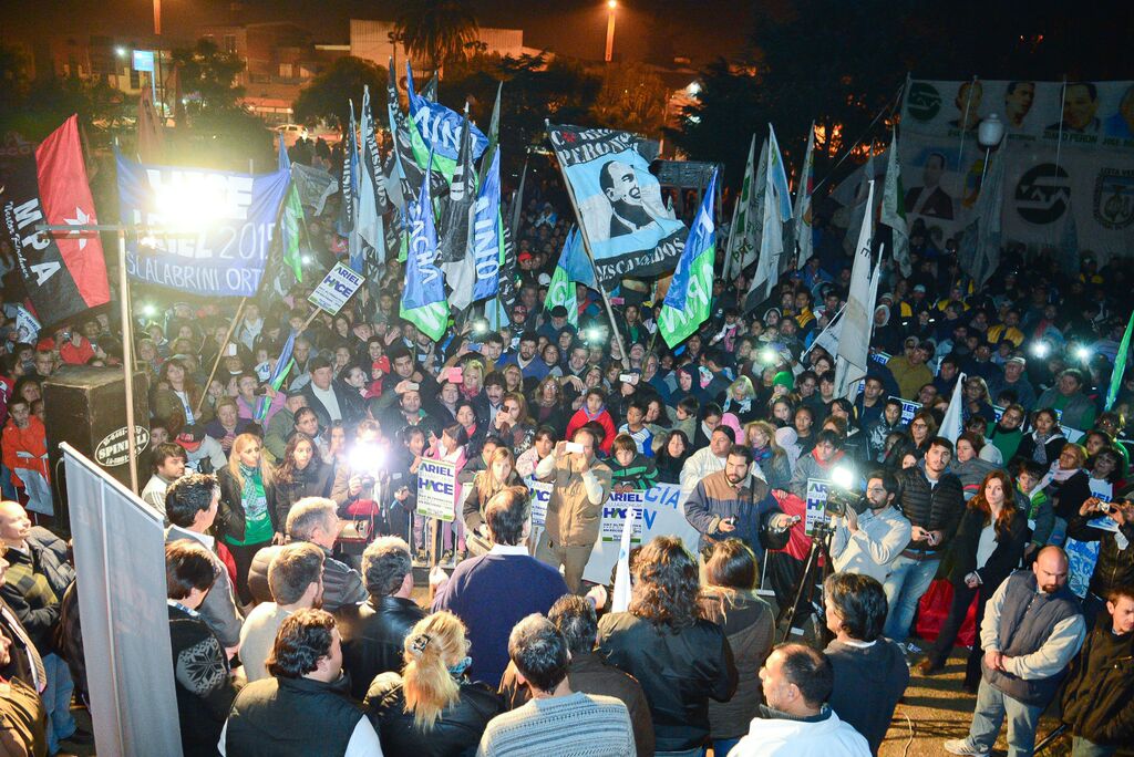 Sujarchuk juntó a 2.500 vecinos en Garín