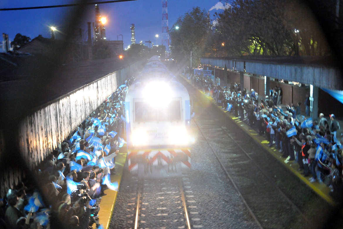Volvió el tren a Campana y Zárate