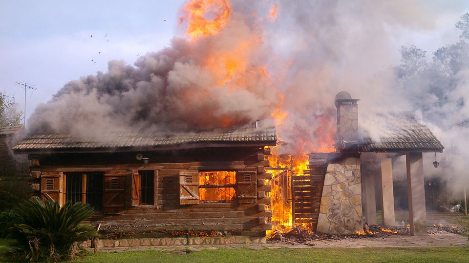 Maschwitz: casa en ruinas por el fuego