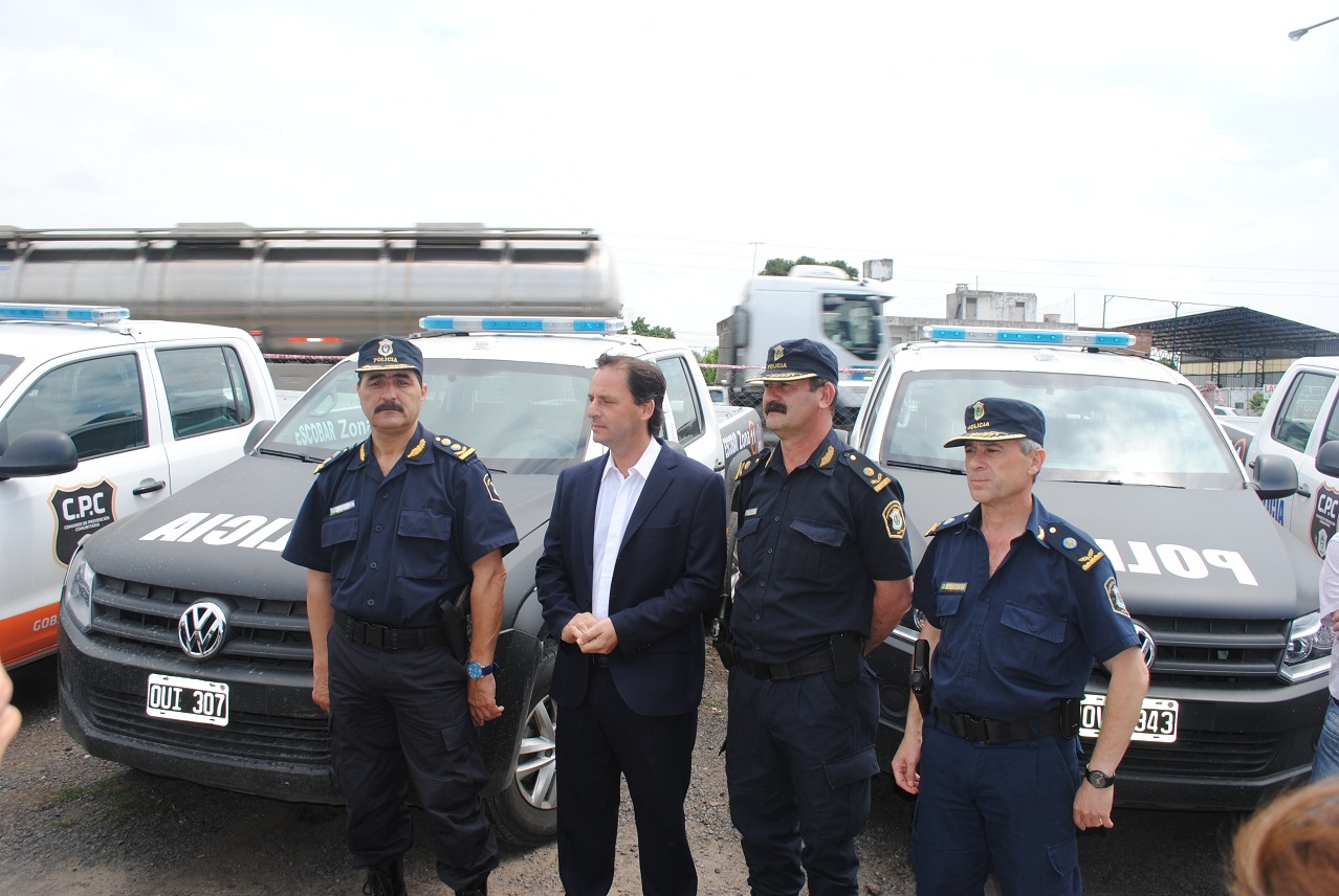 Presentaron nuevos patrulleros y chalecos antibalas