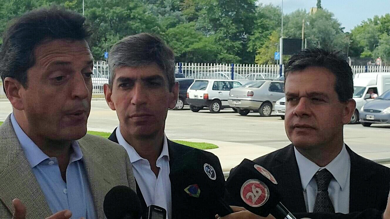 Sergio Massa recorrió una fábrica de Escobar y apoyó la creación de empleo