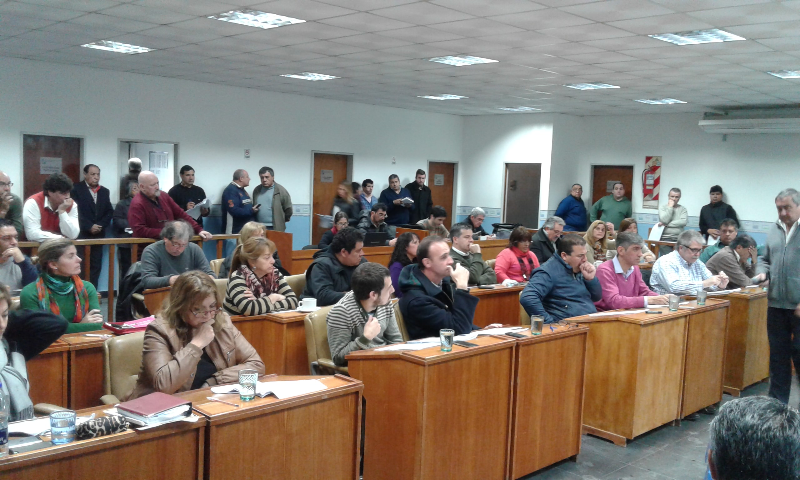Concejales de Savio se unieron para pedir nuevo tendido eléctrico