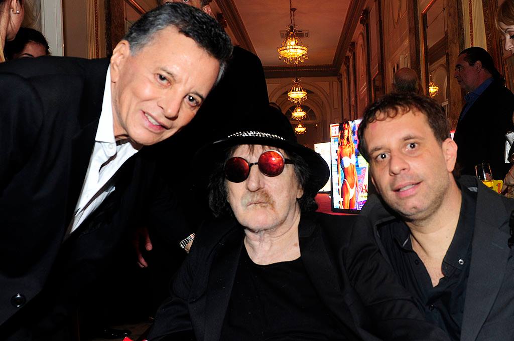 Muestra fotográfica sobre Charly García en la Casa de la Cultura