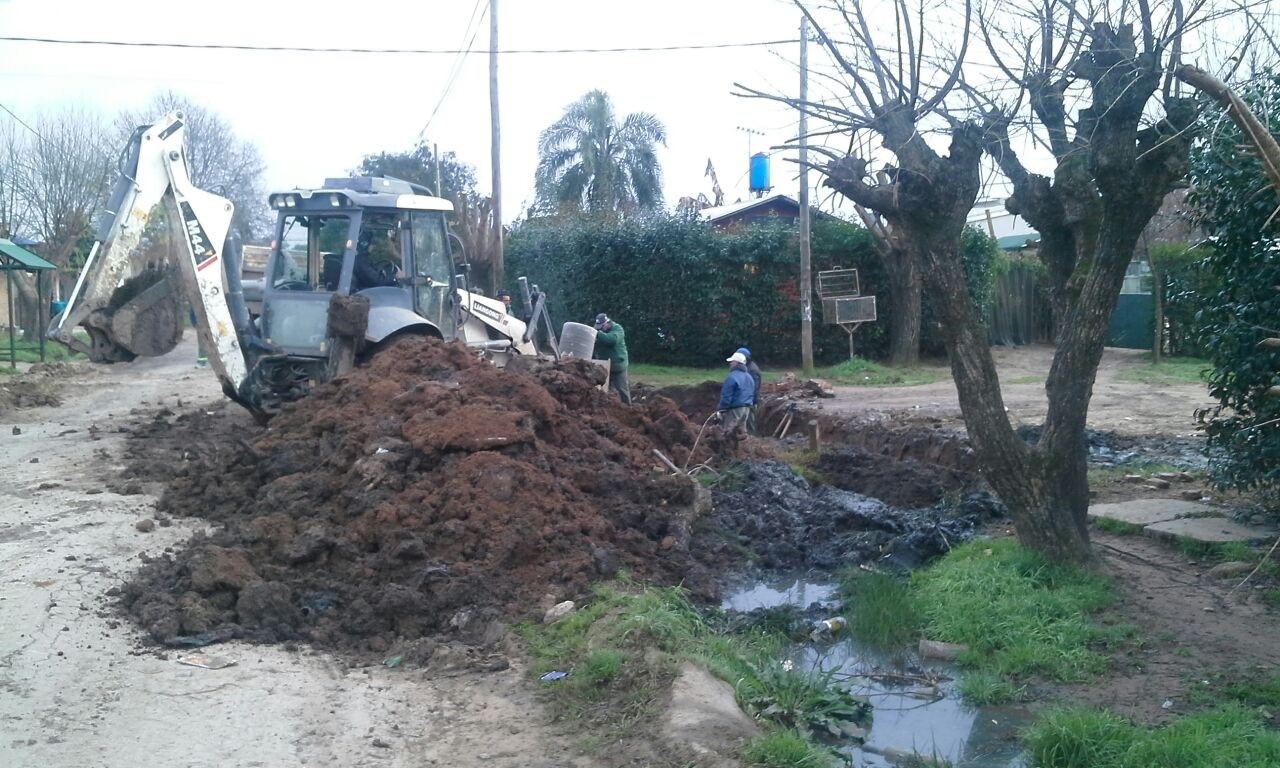 Belén: bacheo, zanjeo y limpieza en la vía pública
