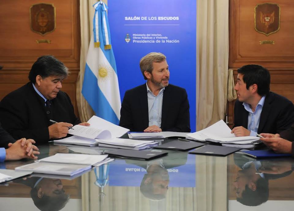 Malvinas Argentinas también se suma la firma AySA