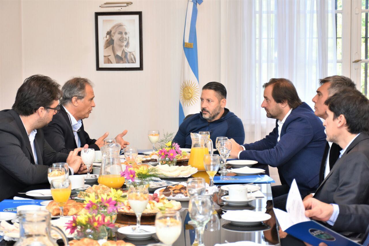 Menéndez firmó el convenio “Justo Vos”