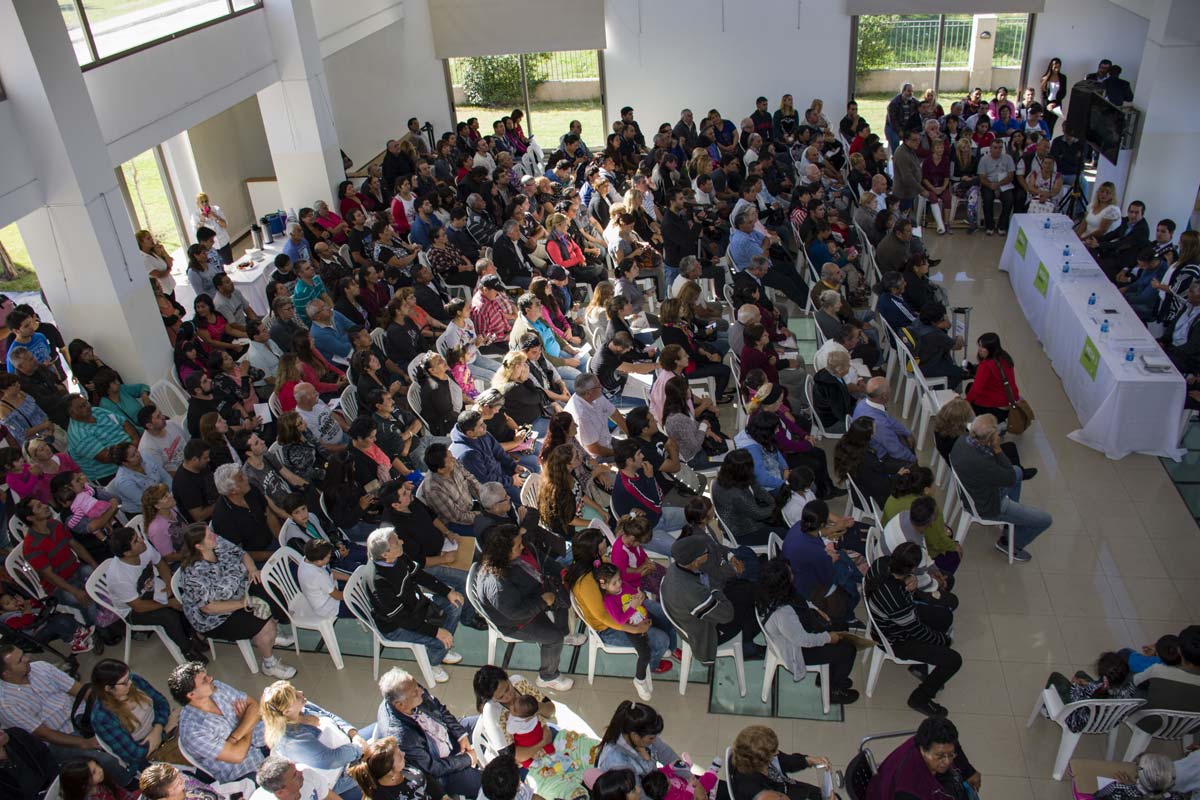 Vecinos de Merlo recibieron sus escrituras