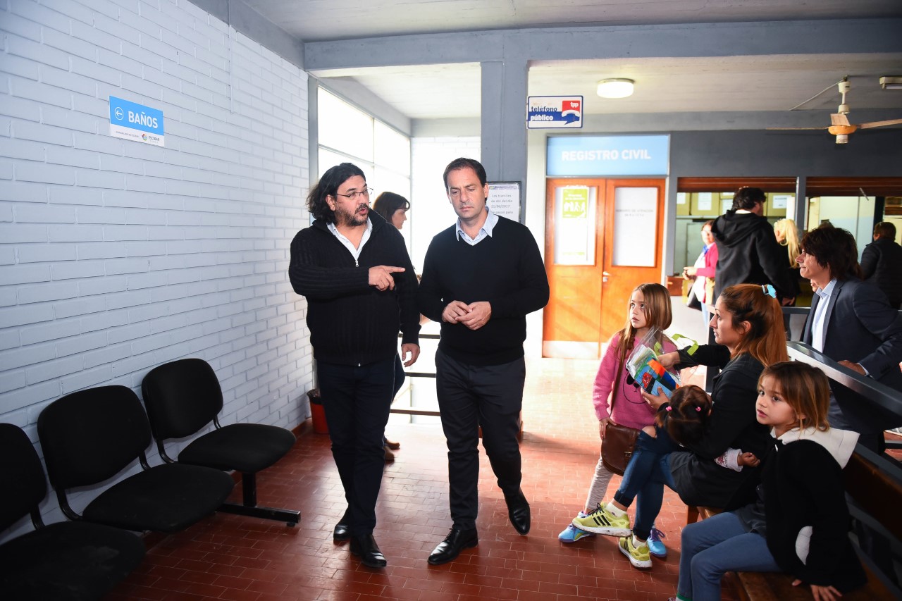 Ariel Sujarchuk recorrió el remodelado edificio de la Secretaría Contravencional de Escobar