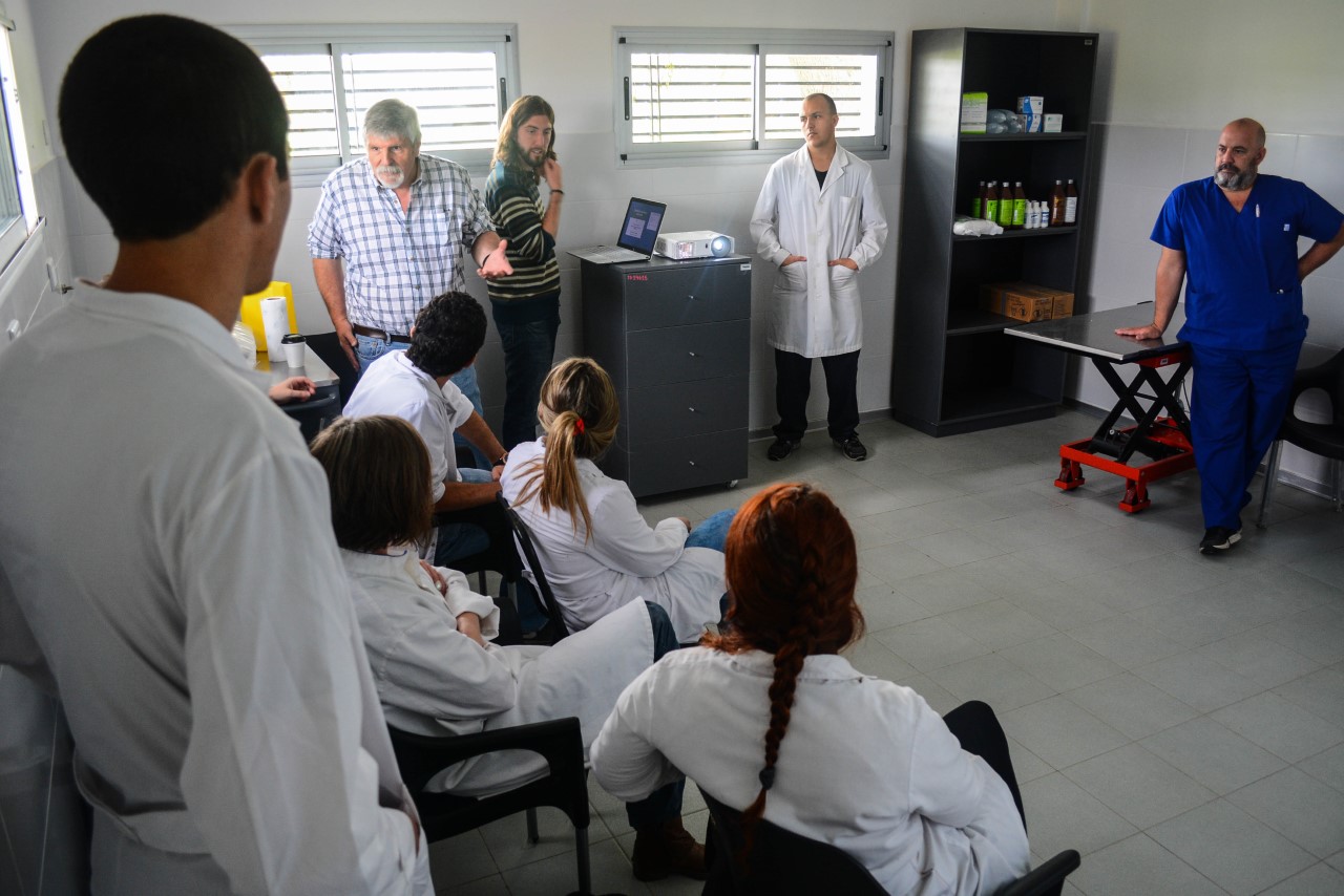 El nuevo centro de zoonosis de Escobar, con practicantes de la Facultad de Veterinaria de la UBA