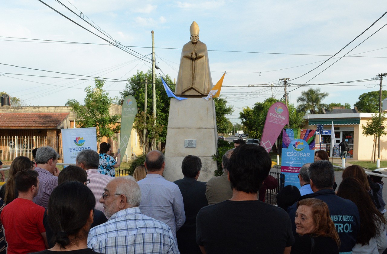 La Municipalidad revalorizó el monumento a San Juan XXIII en Belén de Escobar