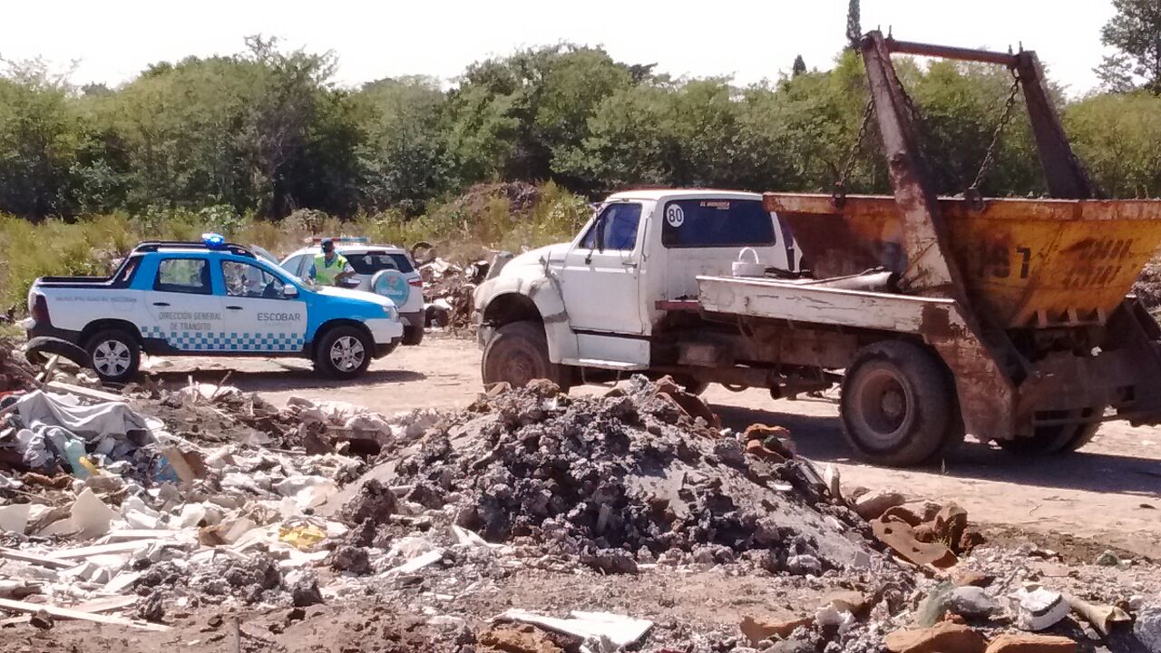 La Municipalidad de Escobar clausuró un establecimiento donde se volcaban residuos de manera clandestina