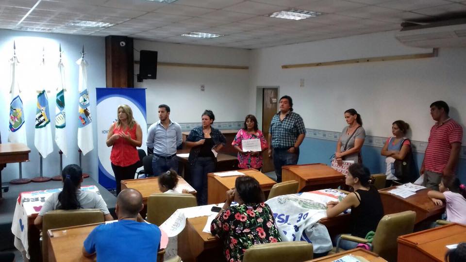 Escuelas de Escobar protestaron en el HCD contra los cierres de Vidal