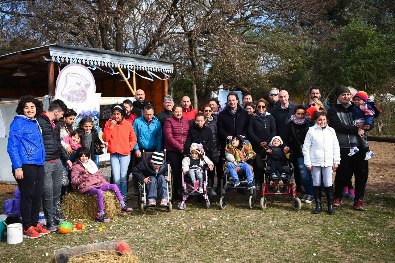 Sujarchuk supervisó las actividades del programa municipal de equinoterapia para chicos con discapacidad