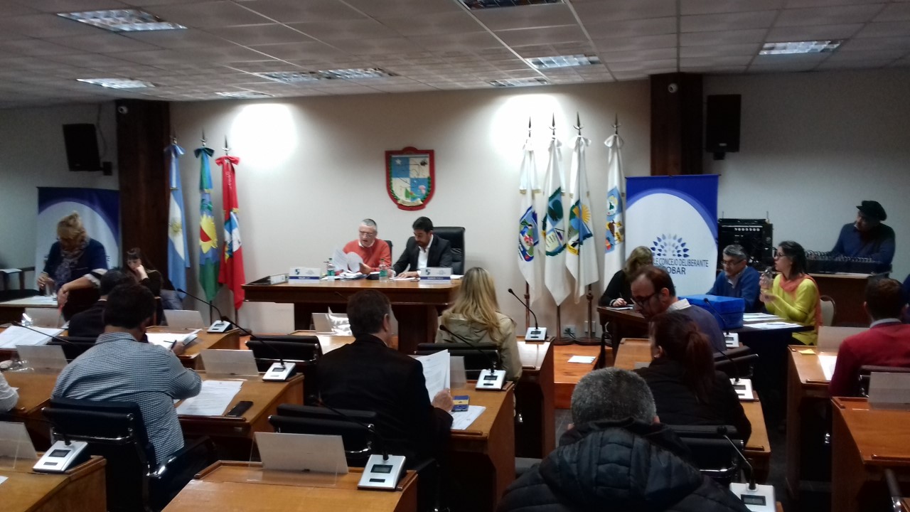 15° sesión del HCD de Escobar, con cuatro ausencias, y un repudio generalizado