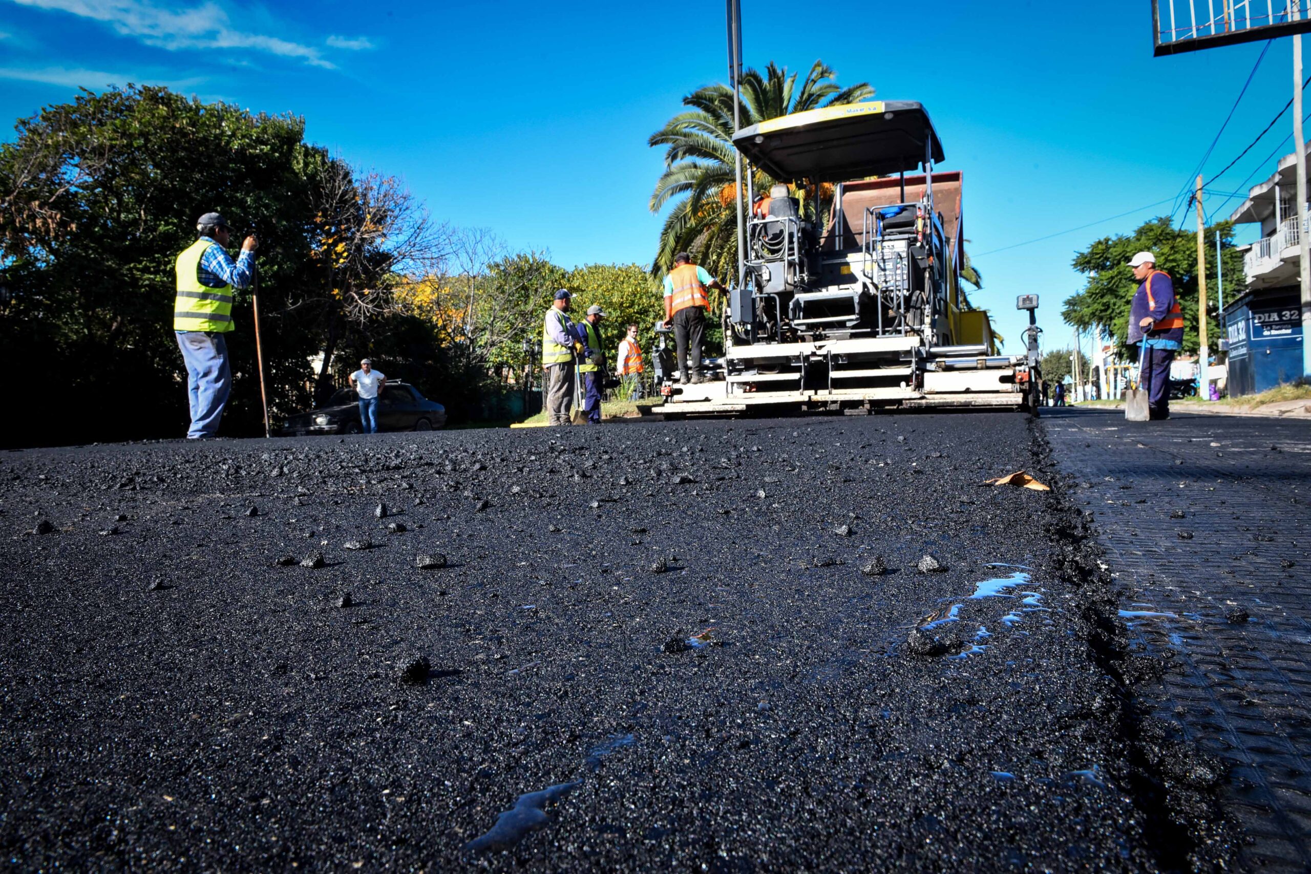 La Municipalidad de Escobar, con trabajos de pavimentación, estabilizado y bacheo en Garín y Belén