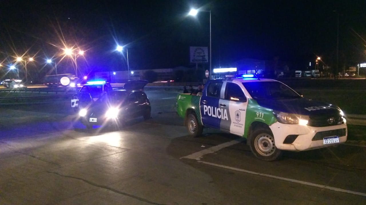 Robaron en Loma Verde, los persiguieron y fueron detenidos en Garín