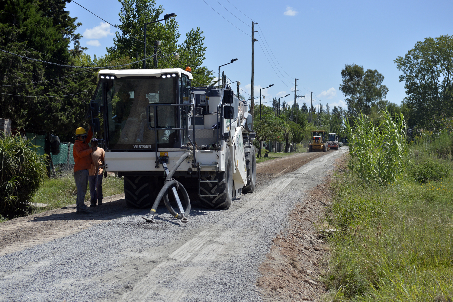 Julio Zamora supervisó obras de asfalto en Benavídez
