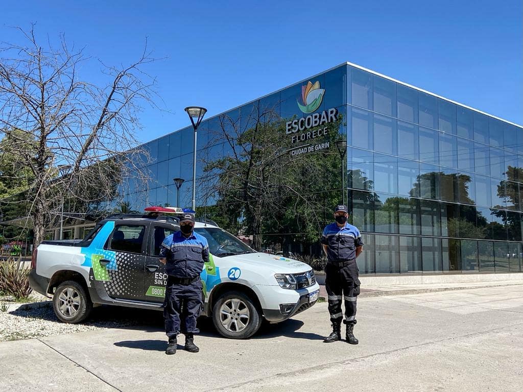Agentes de Prevención Comunitaria le salvaron la vida a un bebé que había caído a la pileta