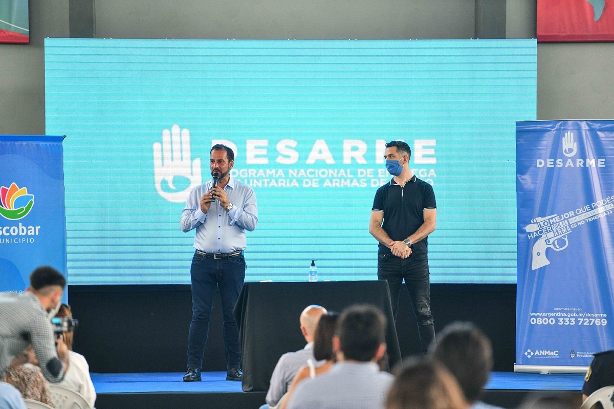 Garín: Ariel Sujarchuk presentó el Programa Nacional de Entrega Voluntaria de Armas de Fuego