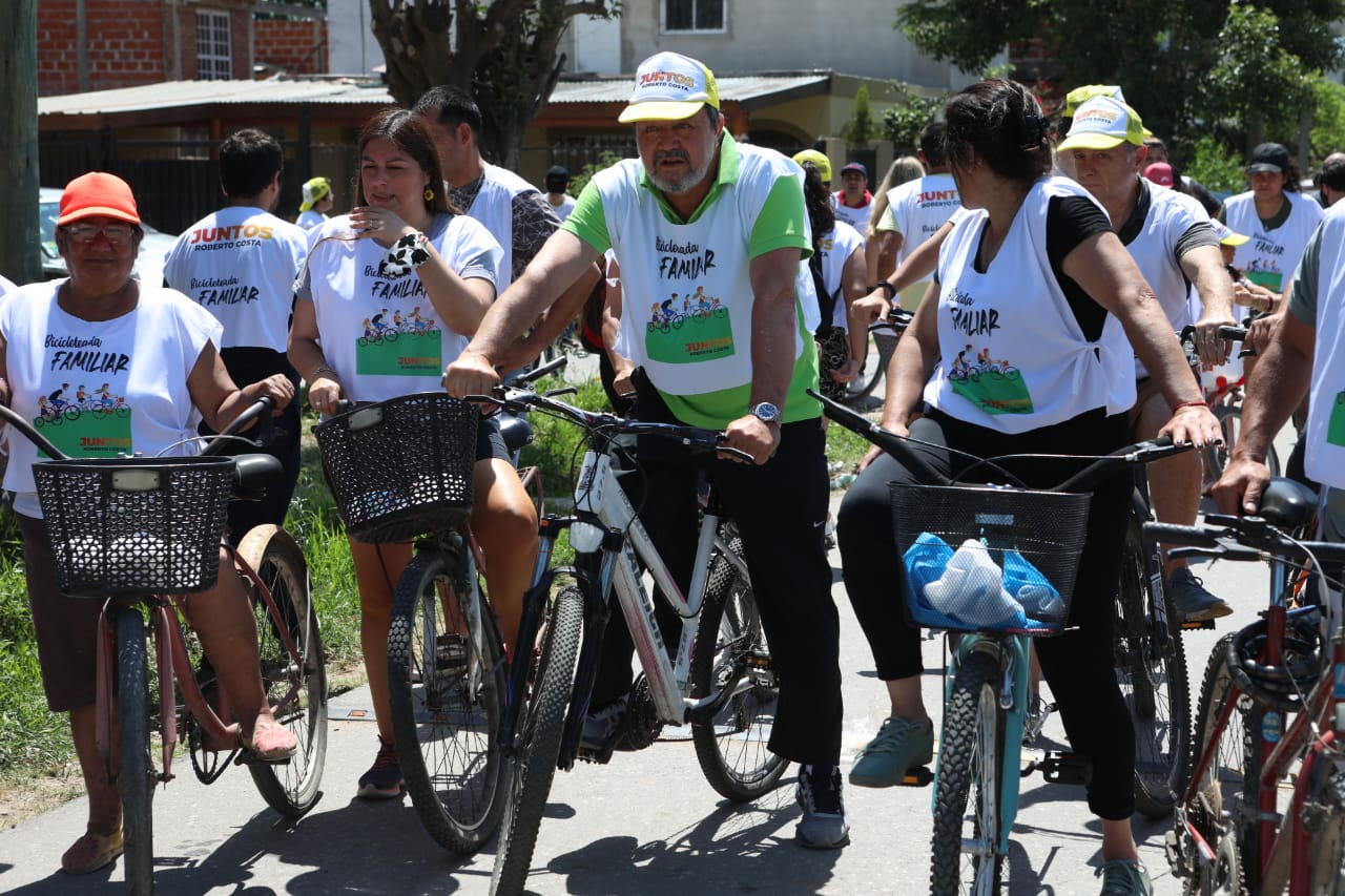 Juntos realizó en Savio una bicicleteada familiar