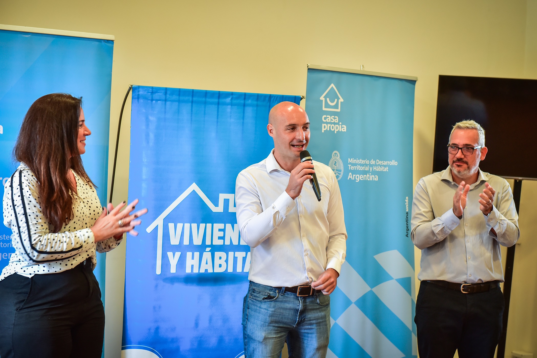 Beto Ramil entregó otros 20 créditos para la construcción de viviendas