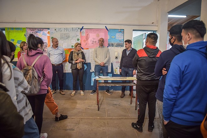 Beto Ramil se reunió con estudiantes en el marco de los operativos del Programa Municipal de Becas “Progresar”