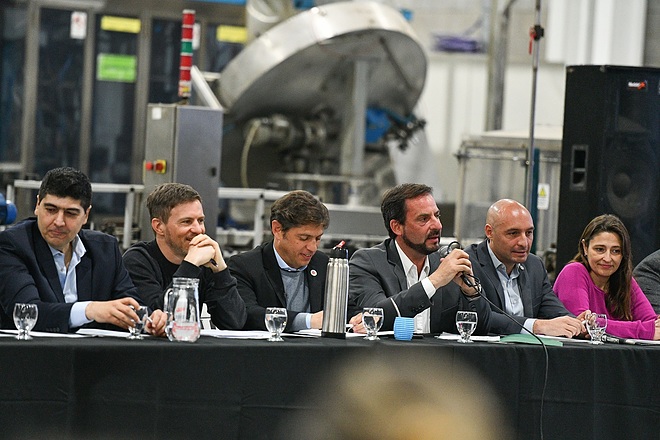 Ariel Sujarchuk y Axel Kicillof encabezaron una mesa de trabajo para “fortalecer la industria escobarense”