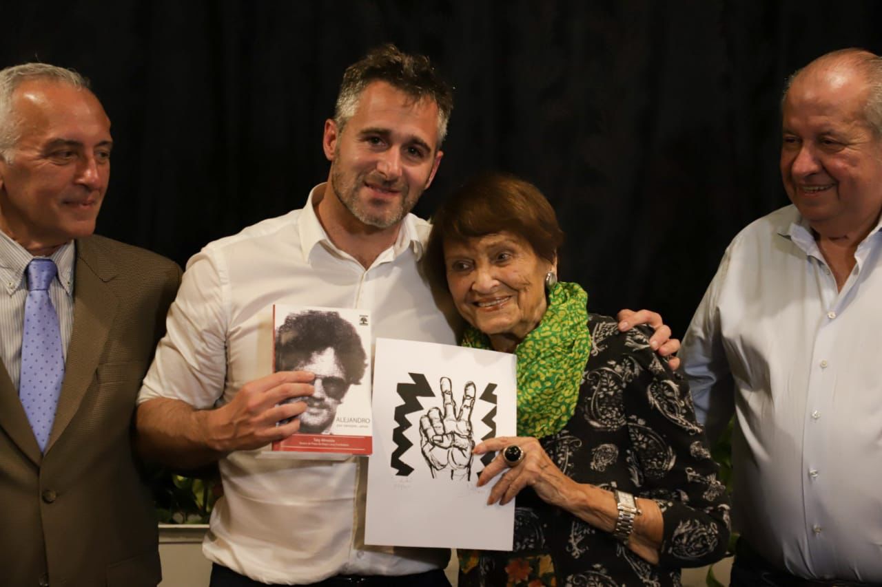 Achával recibió el premio Taty Almeida por su gestión