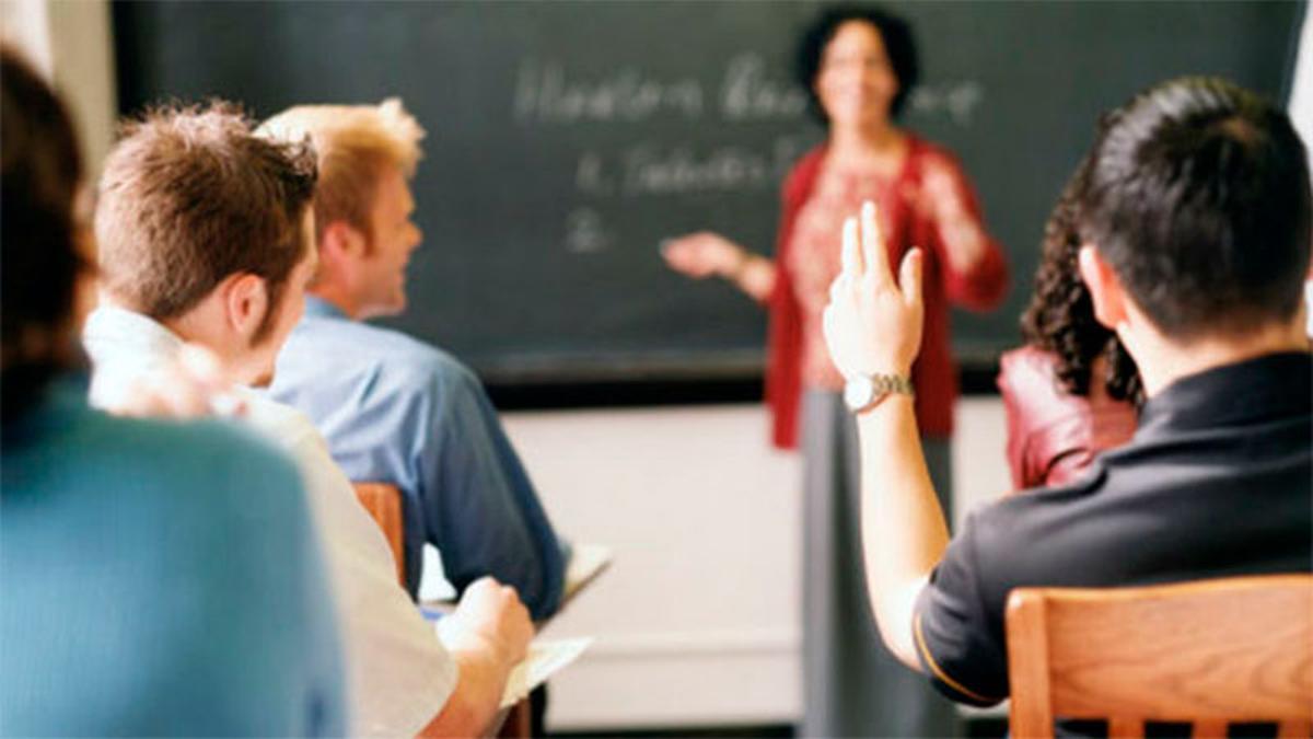 Jubilados docentes cobrarán en junio el segundo aumento por movilidad del año