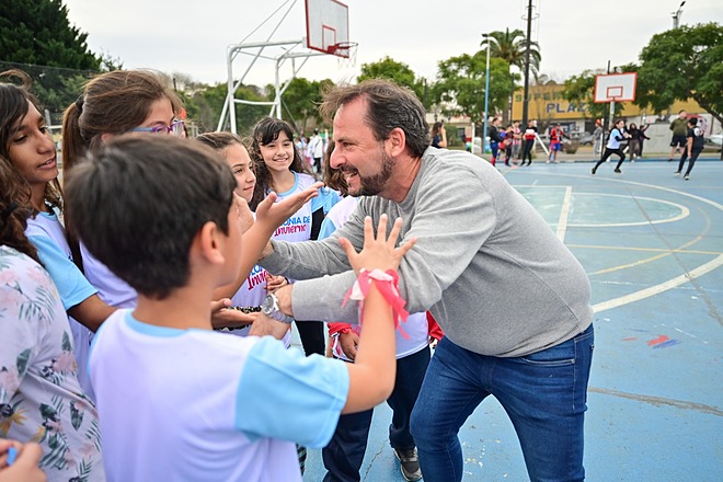 Ariel Sujarchuk recorrió el Tren Museo Itinerante, la obra del Parque Papa Francisco y participó de los festejos por el Día del Amigo
