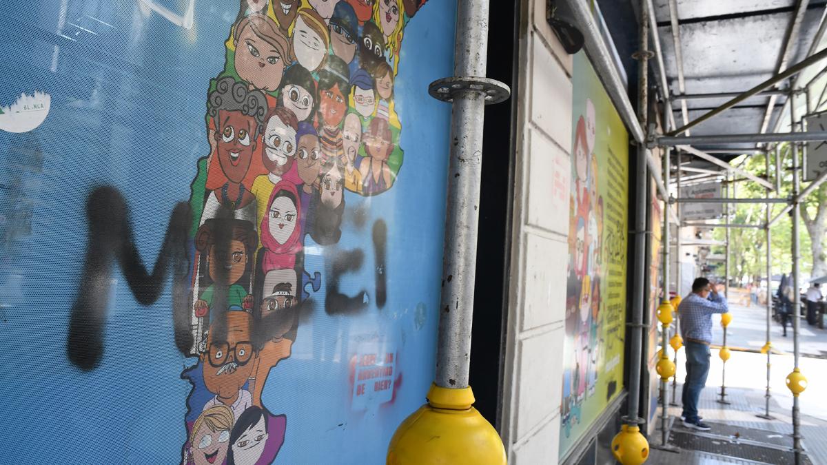 La oposición advirtió al Gobierno que el cierre del Inadi debe hacerse por ley