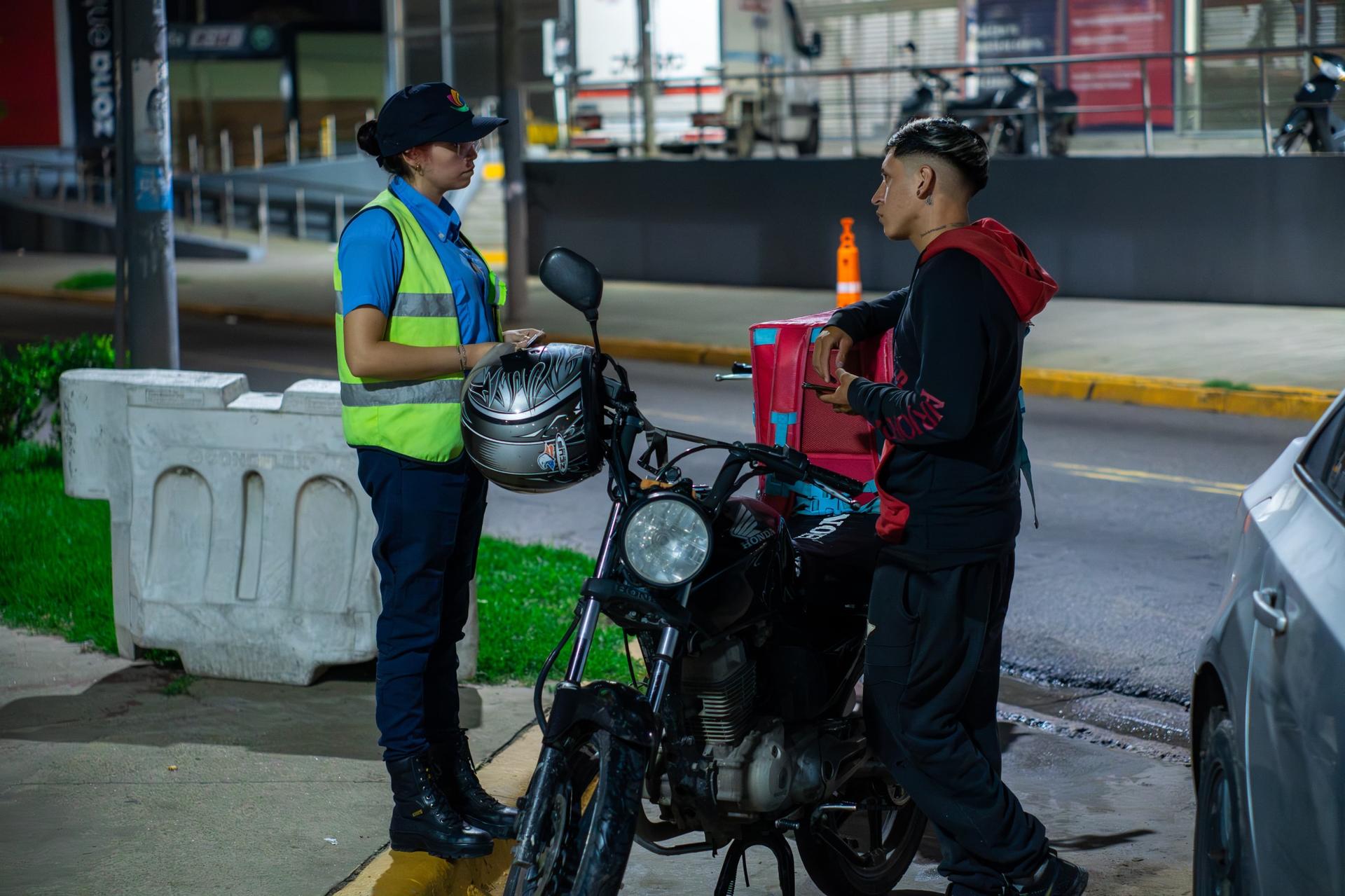 Escobar lanza una credencial para repartidores en moto que busca fortalecer la seguridad en el distrito