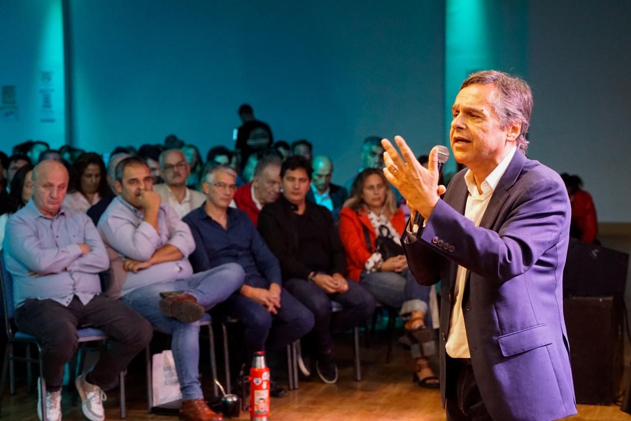 Diego Giuliano: “Este gobierno toma medidas que atacan a las provincias“